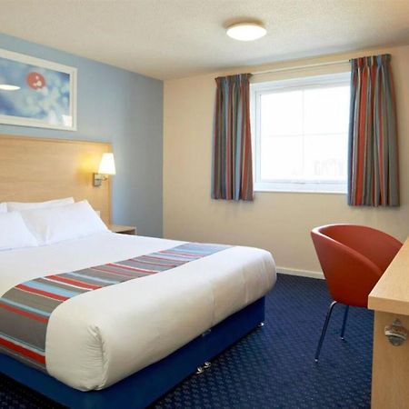 Travelodge Newbury Tot Hill Highclere Esterno foto